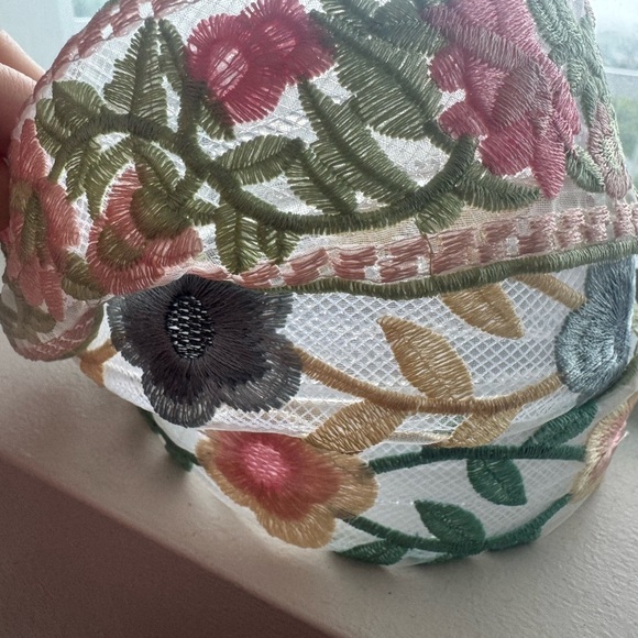 Floral Embroidered Headbands - Picture 2 of 6